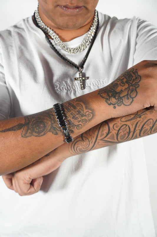 WHITE BASIC TEE "Rabbit Gang"