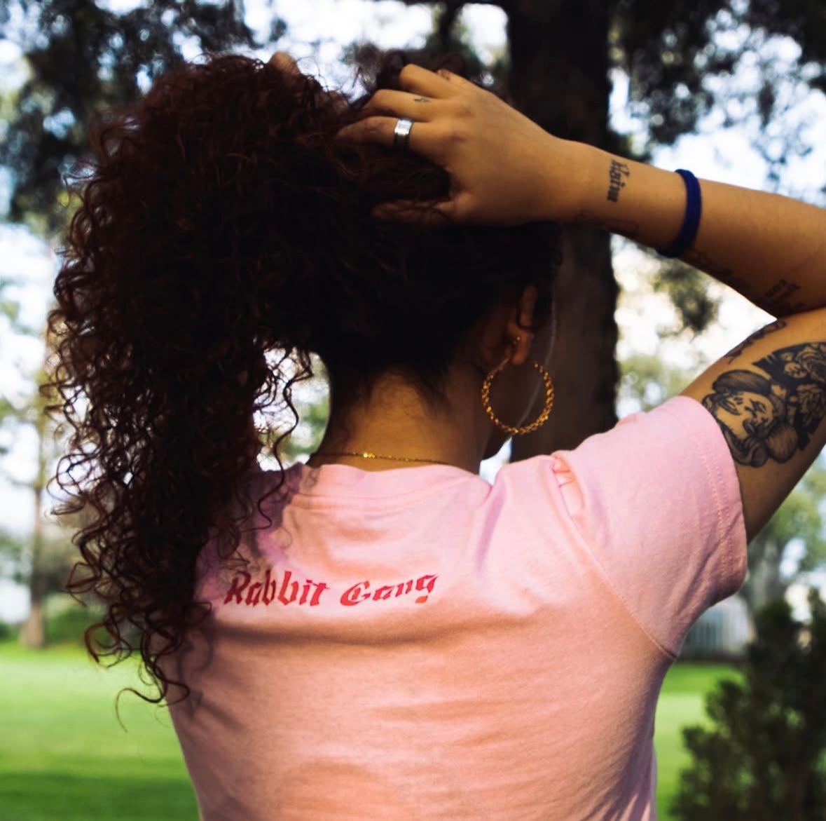 PLAYERA ROSA "SKELETON"